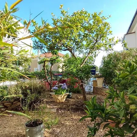 Apartment Garden Family Makarska